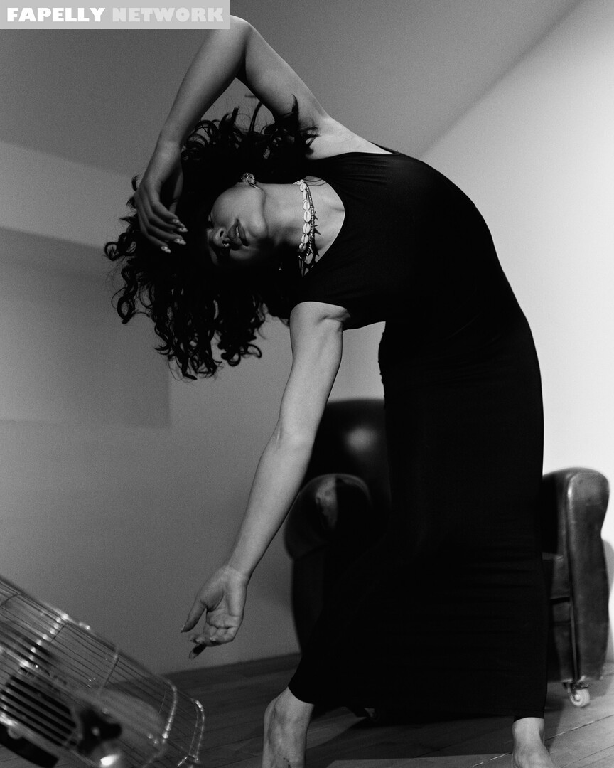 Yashankulova NudOnlyFans Fotografie #5
